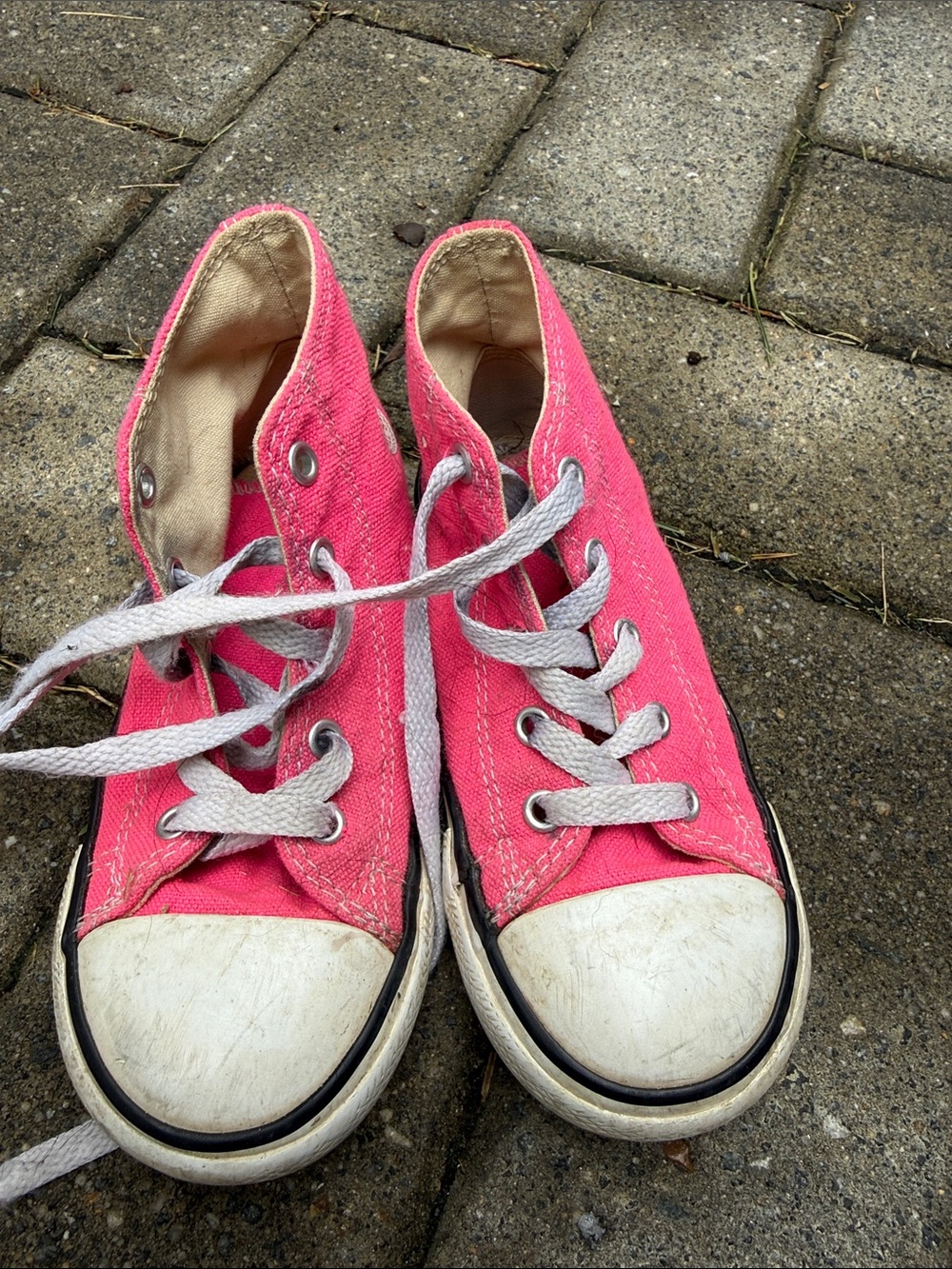 Kids converse sneakers. Pink 10C
